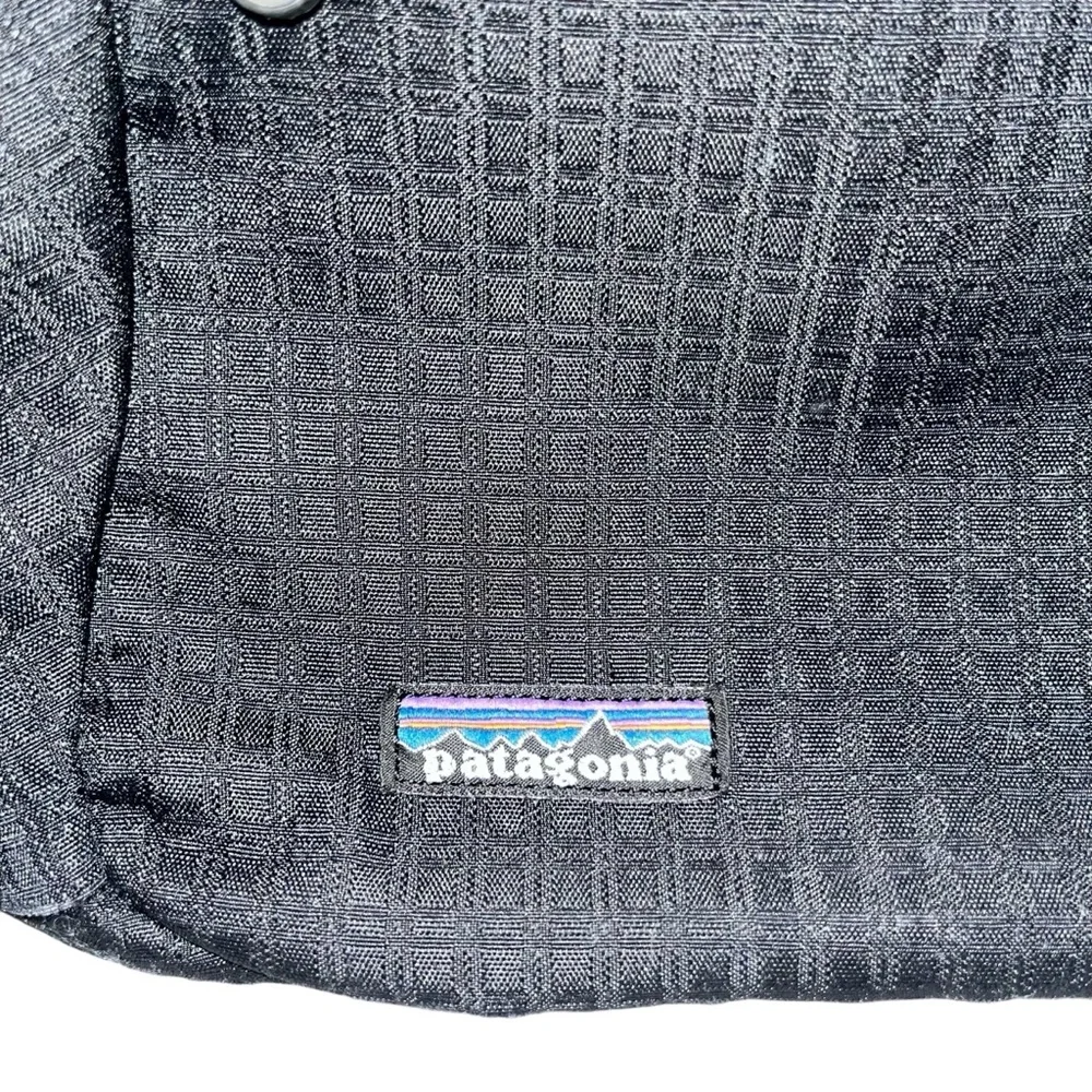 Patagonia Black Lightwire Briefcase Messenger Back Laptop Case
